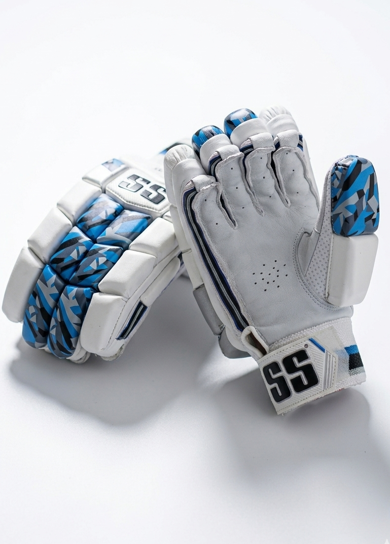 SS Aerolite Batting Gloves - 2026