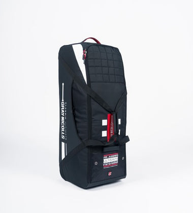 Gray Nicolls Holdalls Classic Ultimate Wheelie Bag - 2025