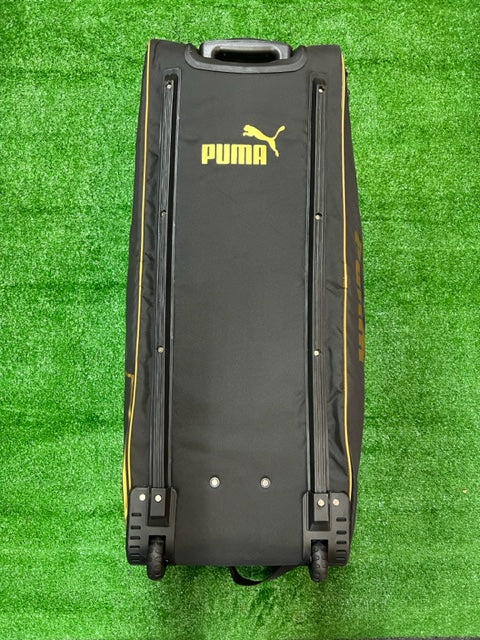 Puma King Kohli Cricket Duffle Wheelie Bag - Black and Gold