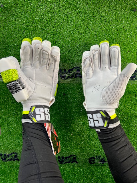 SS Super Lite Batting Gloves - 2025
