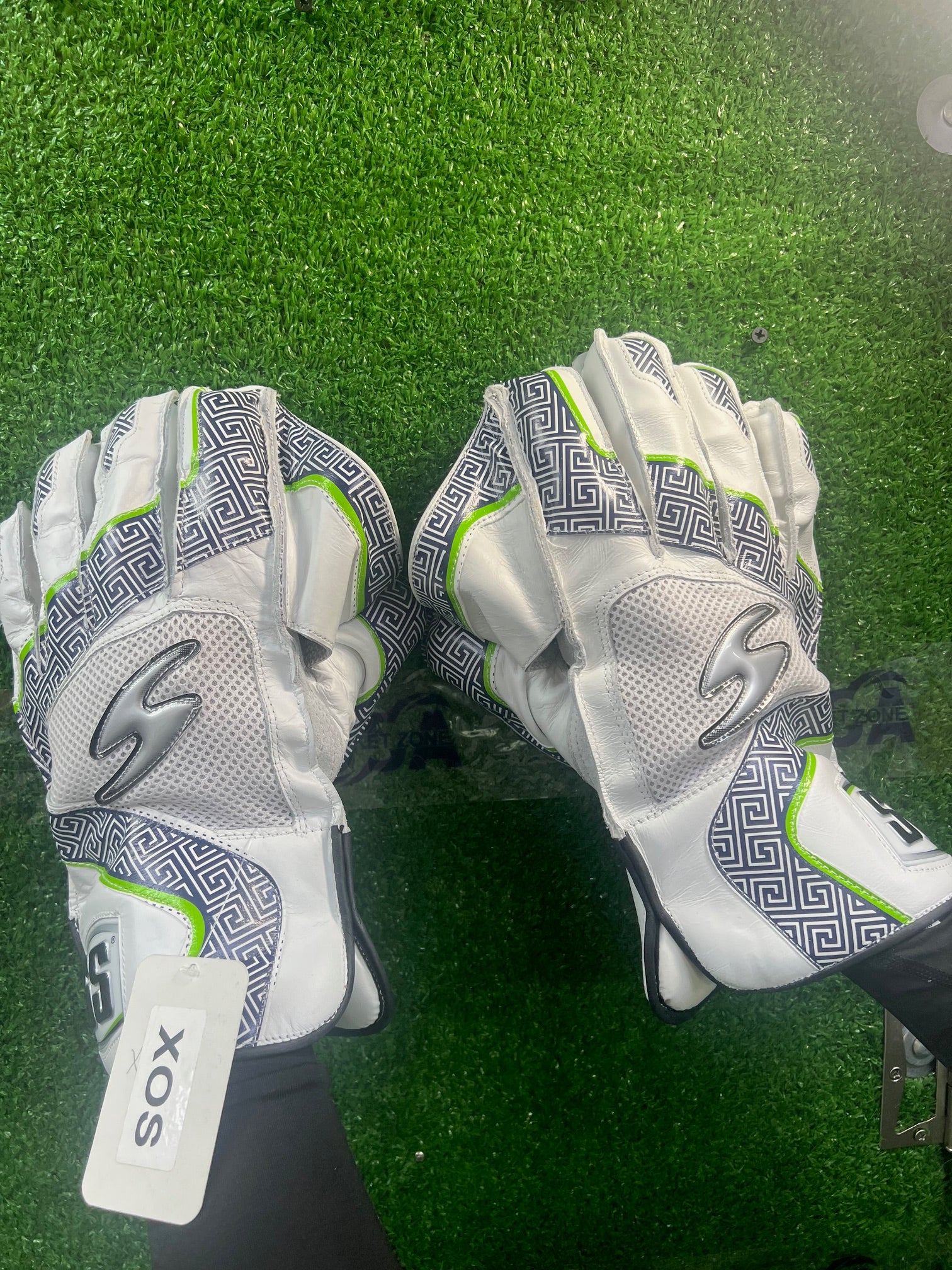 SS Platino Wicket Keeping Gloves - 2025