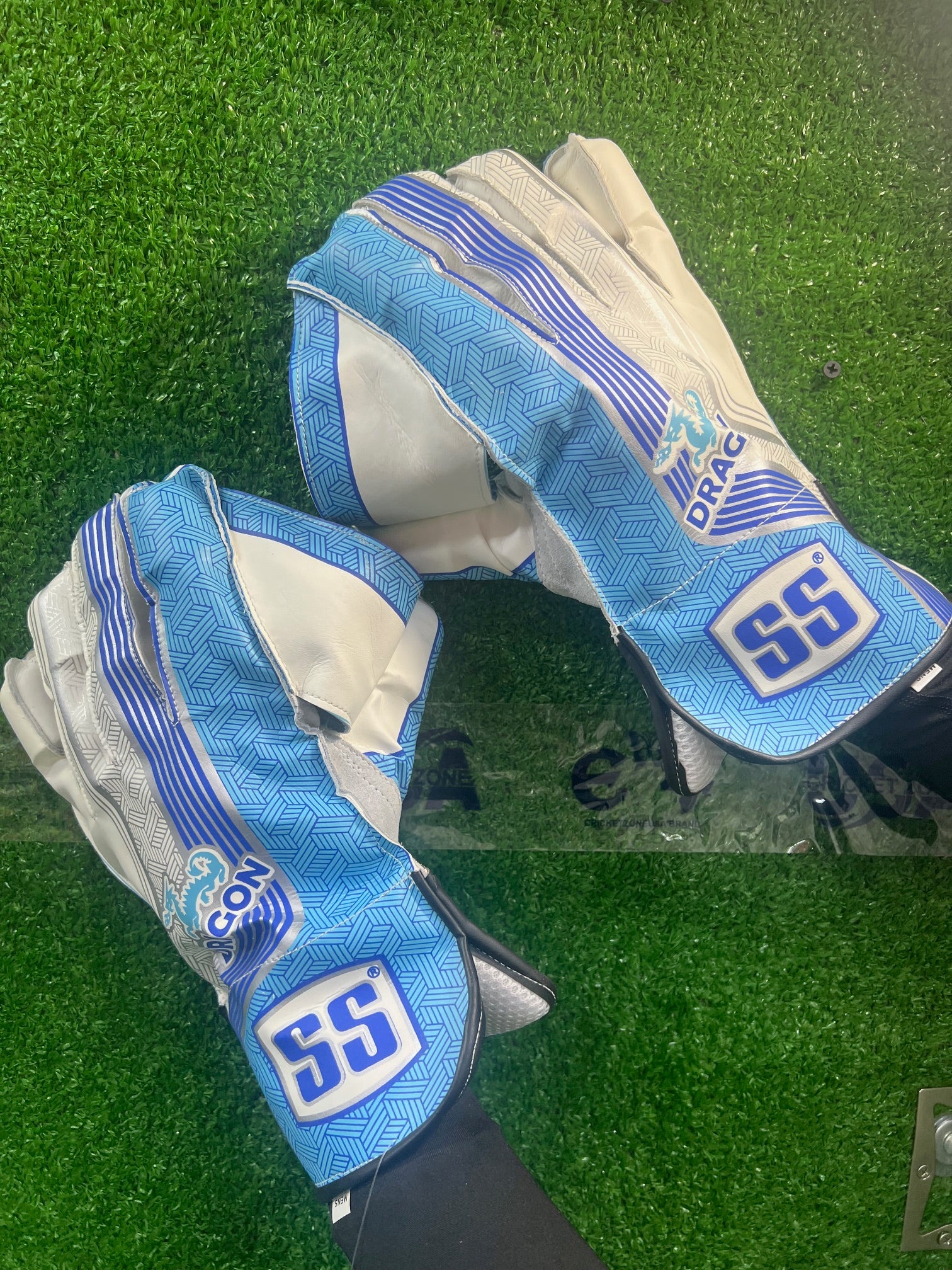 SS Dragon Wicket Keeping Gloves - 2024