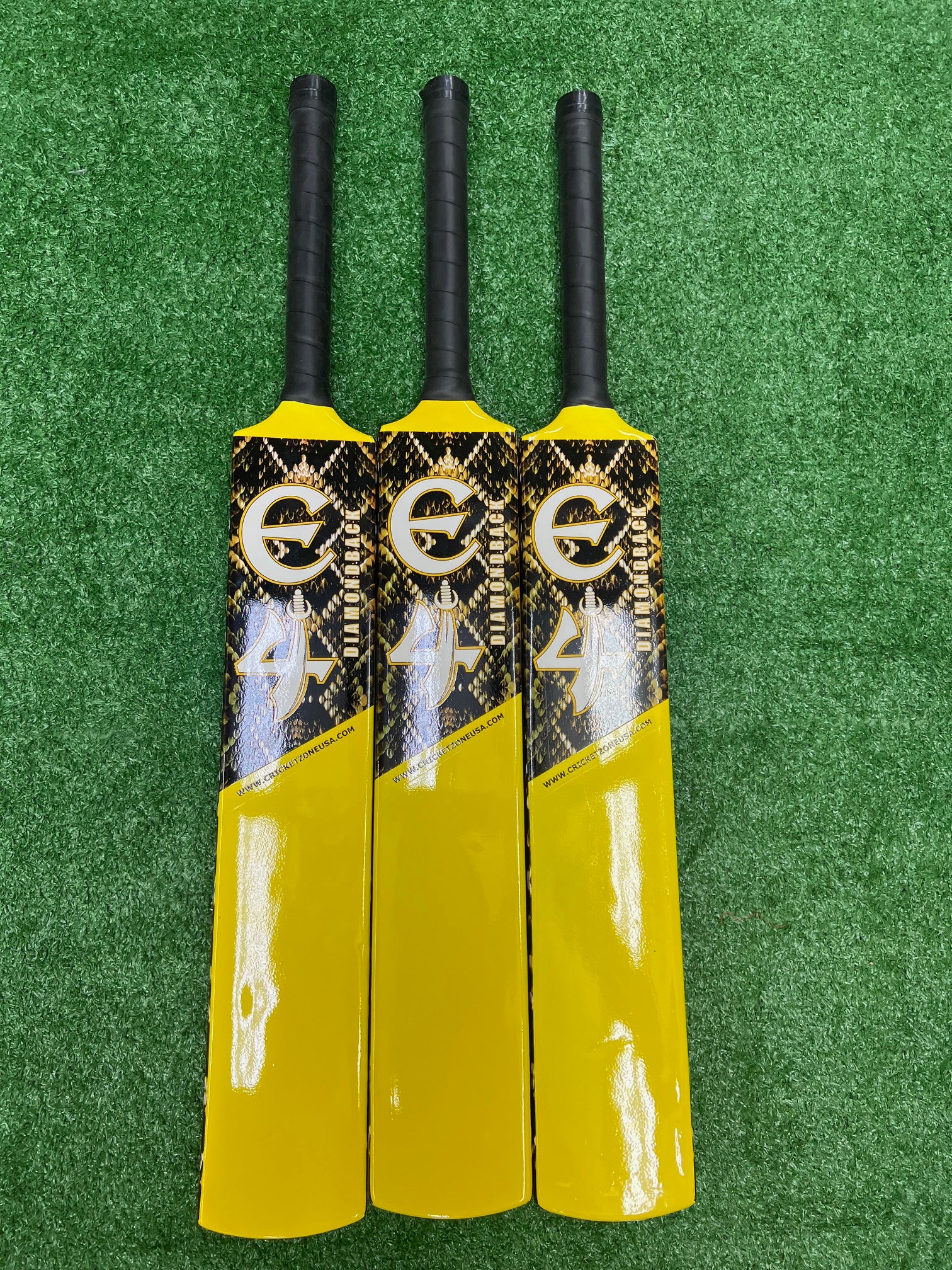 E4 Diamondback 55mm Fiber Cricket Bat -2024