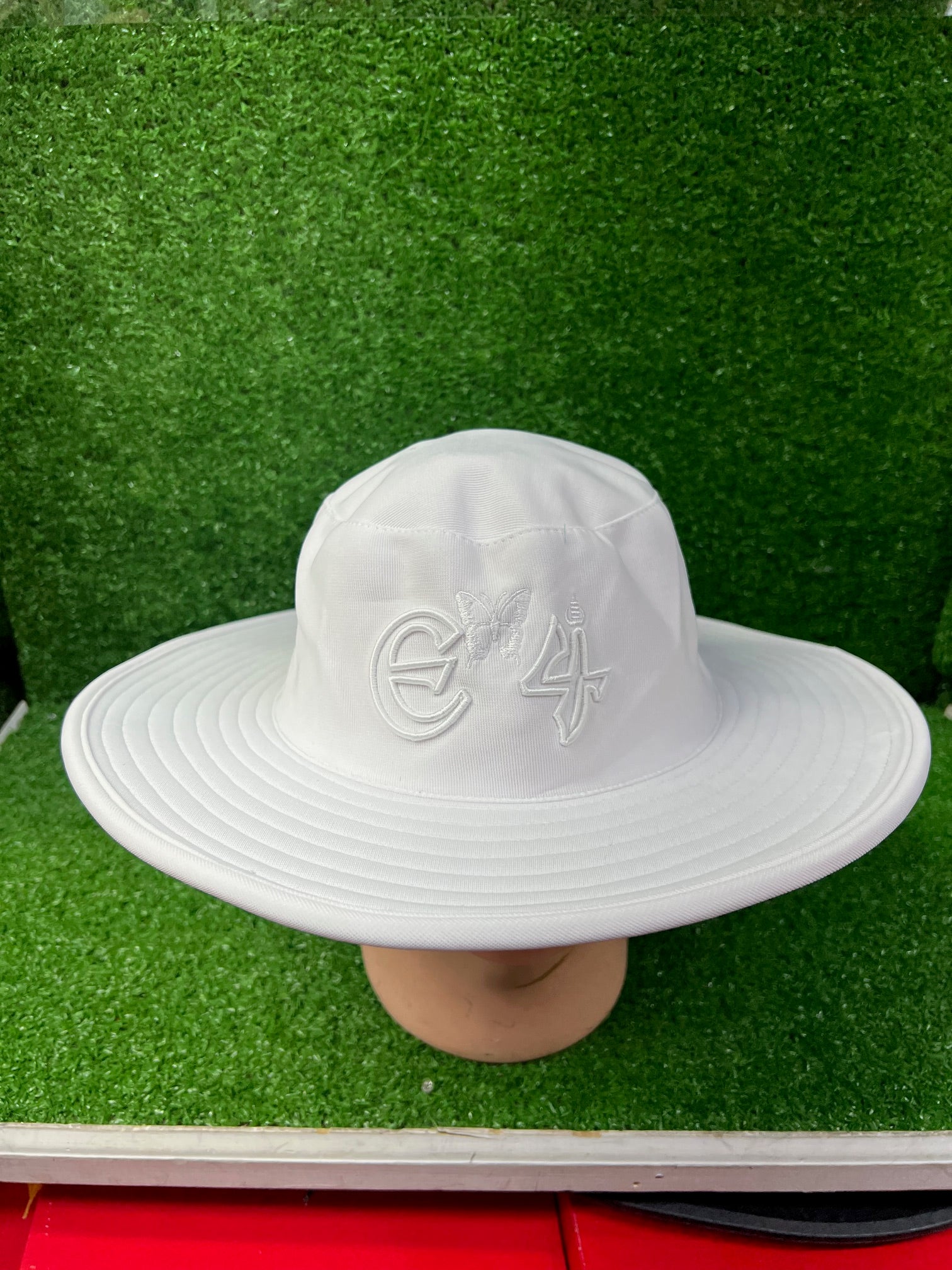 E4 White Cricket Sun Hat - 2024