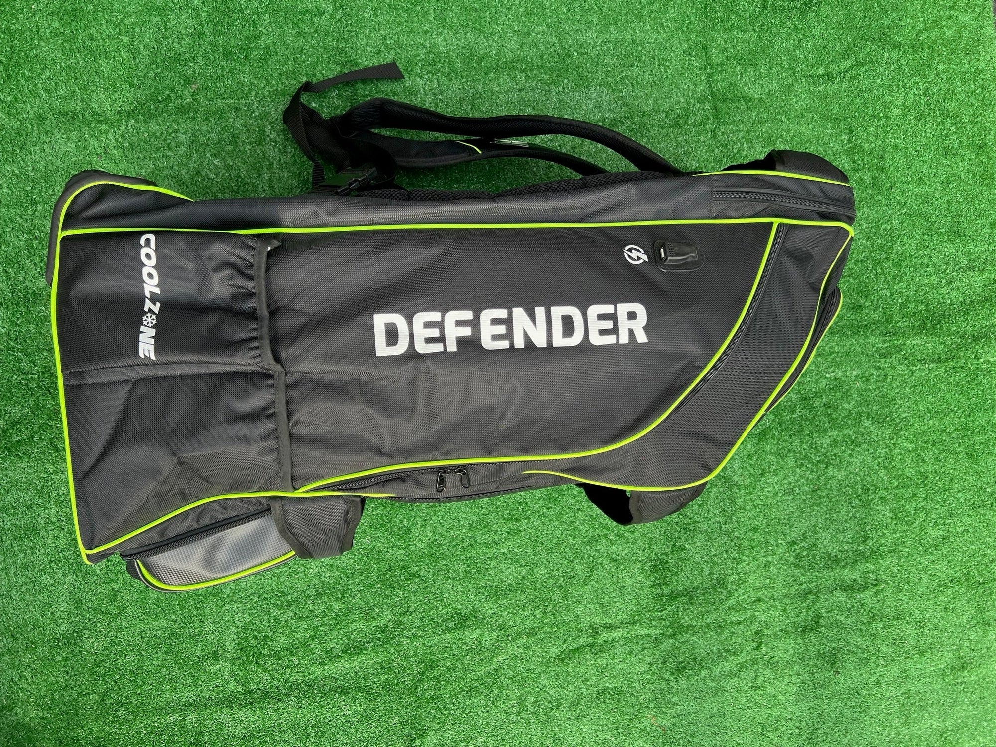 E4 Defender Wheelie Duffle Kit Bag - 2024