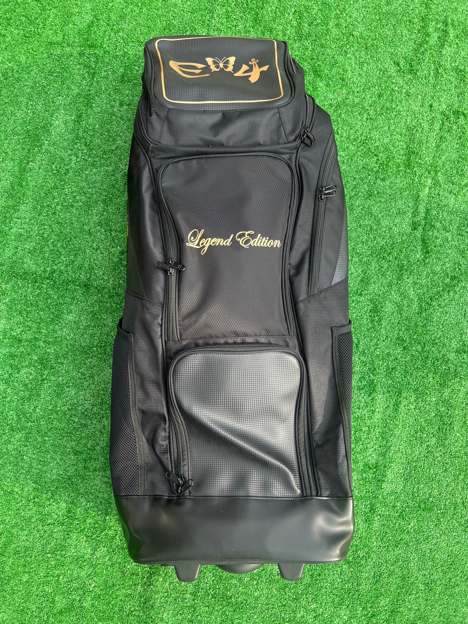 E4 LEGEND EDITION 2024 WHEELIE DUFFLE - BLACK WITH GOLD