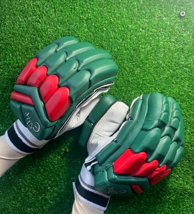 E4 Players 2023 Green and Red Batting Gloves