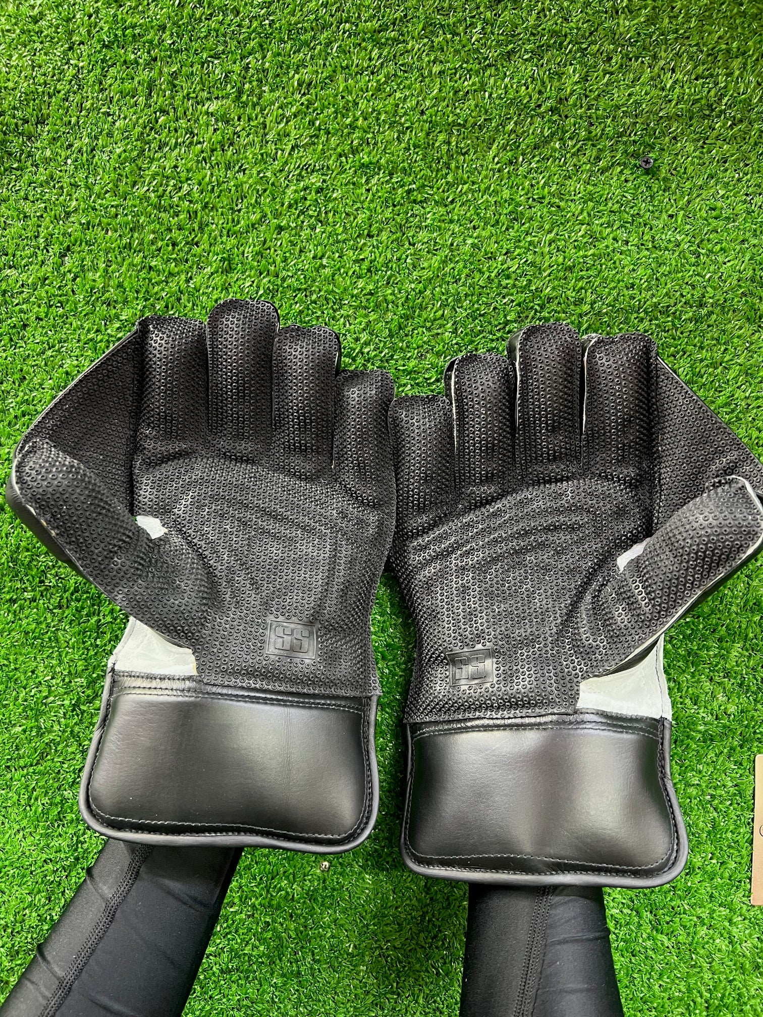 SS MSD Dhoni Black Players Wicket Keeping Gloves - 2024