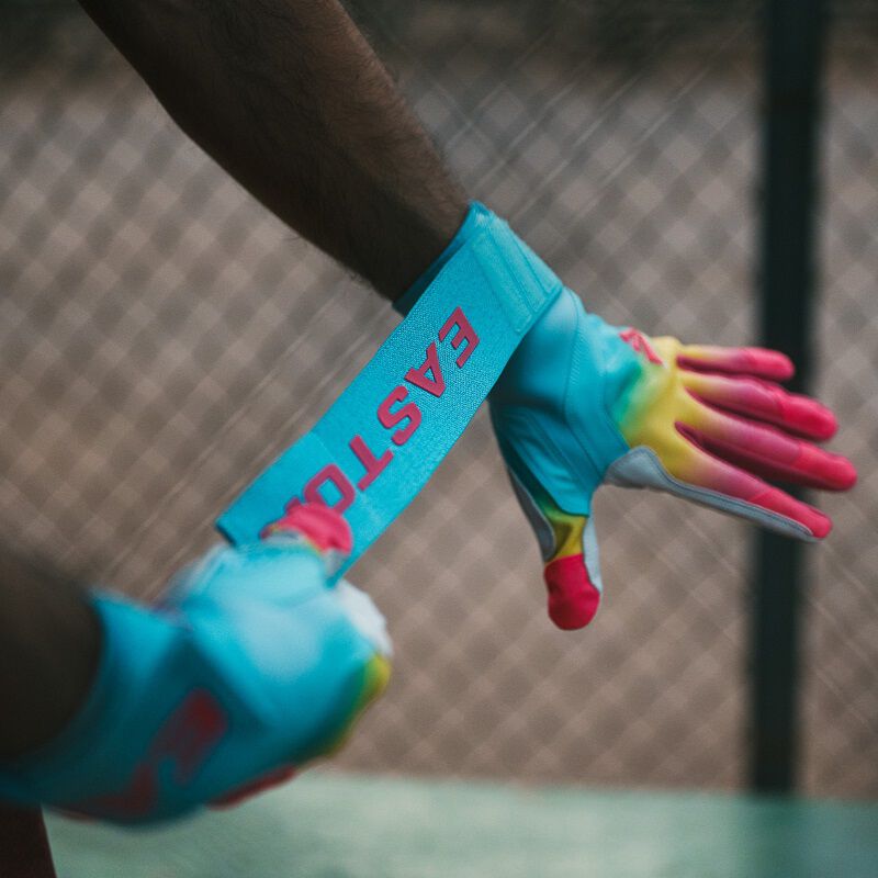 Easton Walk-Off Locked-In Hype Fire Batting Gloves - 2026